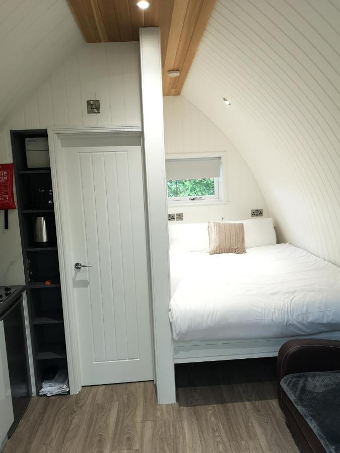 The Pod-Hot Tub-Woodland Lodges-St Clears-Carmarthen Dış mekan fotoğraf
