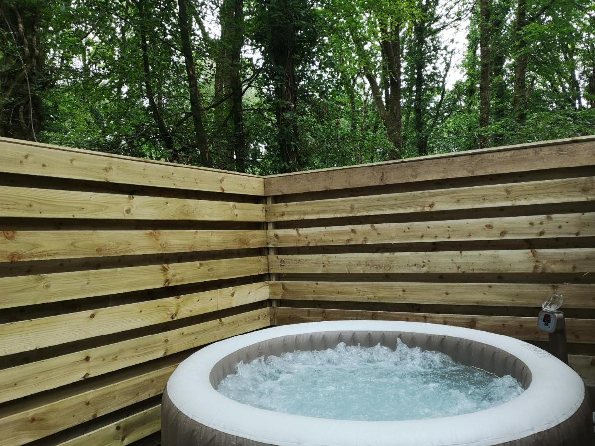 The Pod-Hot Tub-Woodland Lodges-St Clears-Carmarthen Dış mekan fotoğraf