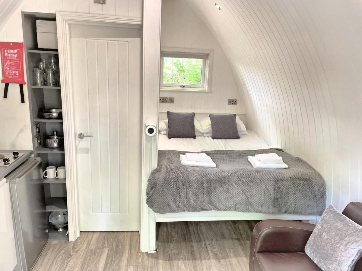 The Pod-Hot Tub-Woodland Lodges-St Clears-Carmarthen Dış mekan fotoğraf